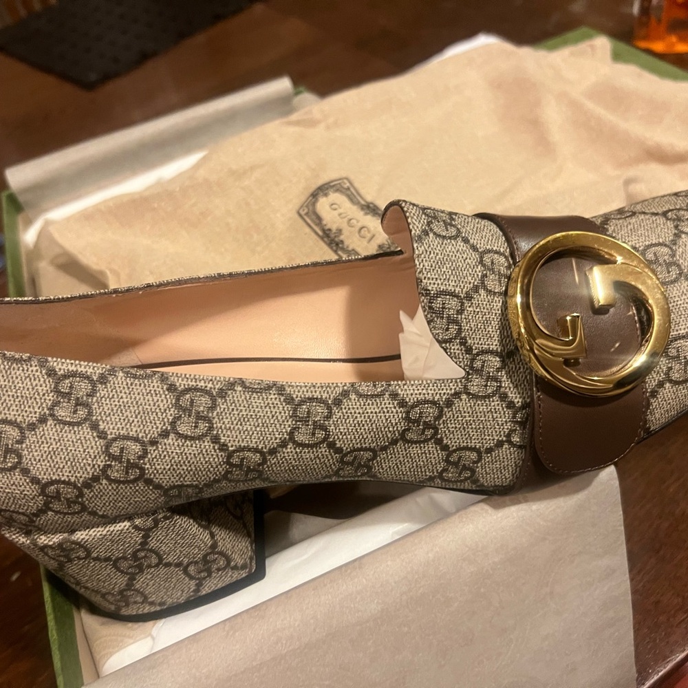 Gucci Brown Flats with Signature Monogram and Buckle sz 42
